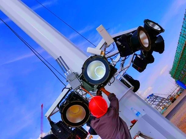 工作人員部署基站 工作人員部署基站